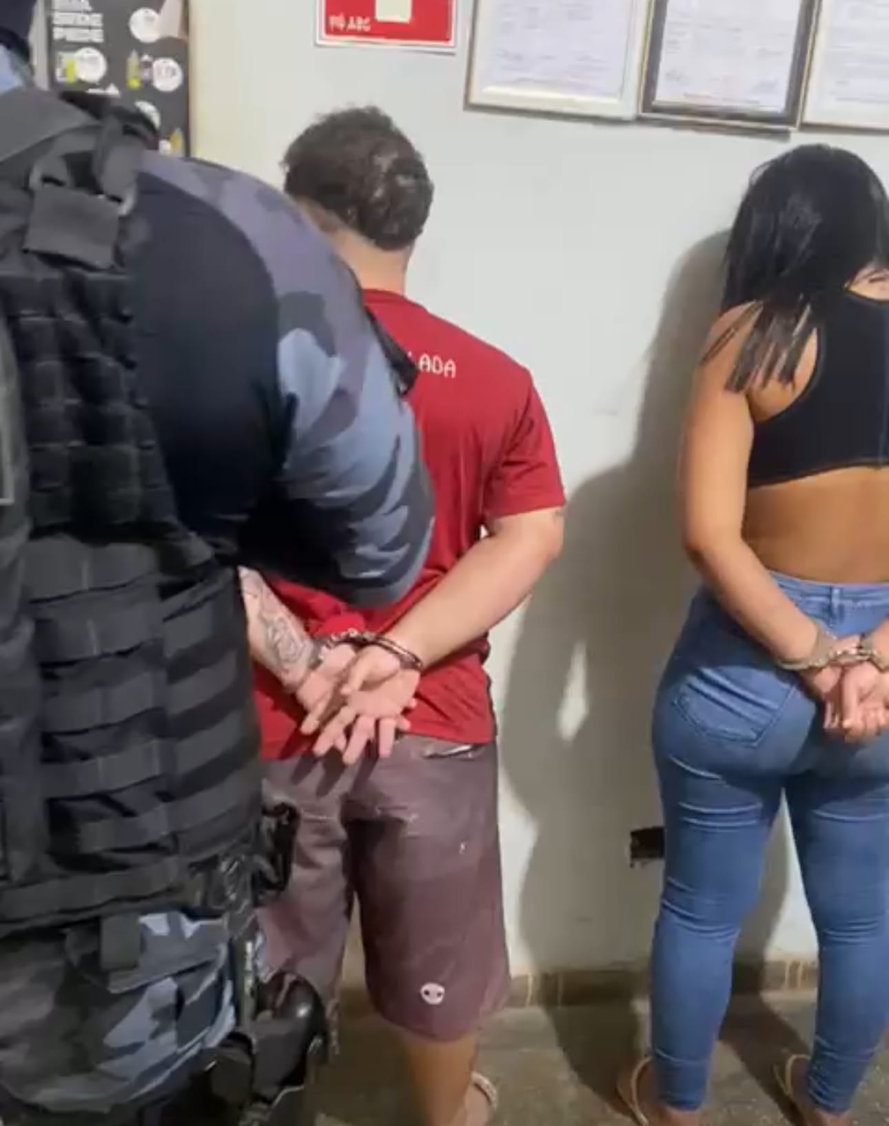 Mulher é presa com drogas em distribuidora de bebidas no Altos da Serra, em Cuiabá