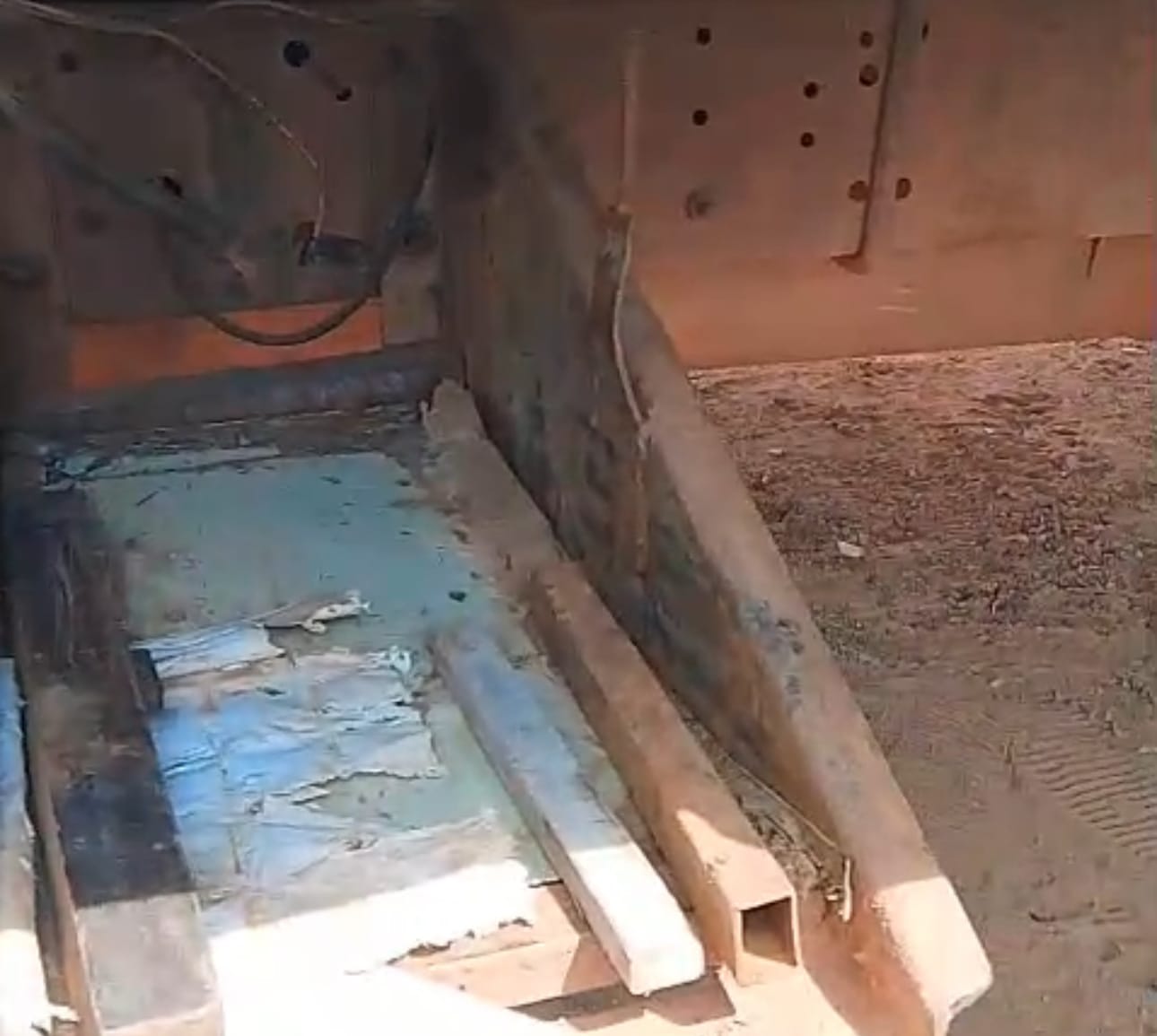 URGENTE: Ladrão de baterias age com comparsa loira em plena luz do dia no Nova Esperança II