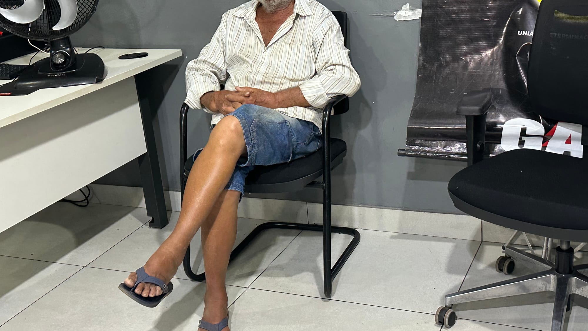 Idoso de 81 anos é preso após correr atrás da vizinha com uma peixeira para matá-la em Várzea Grande