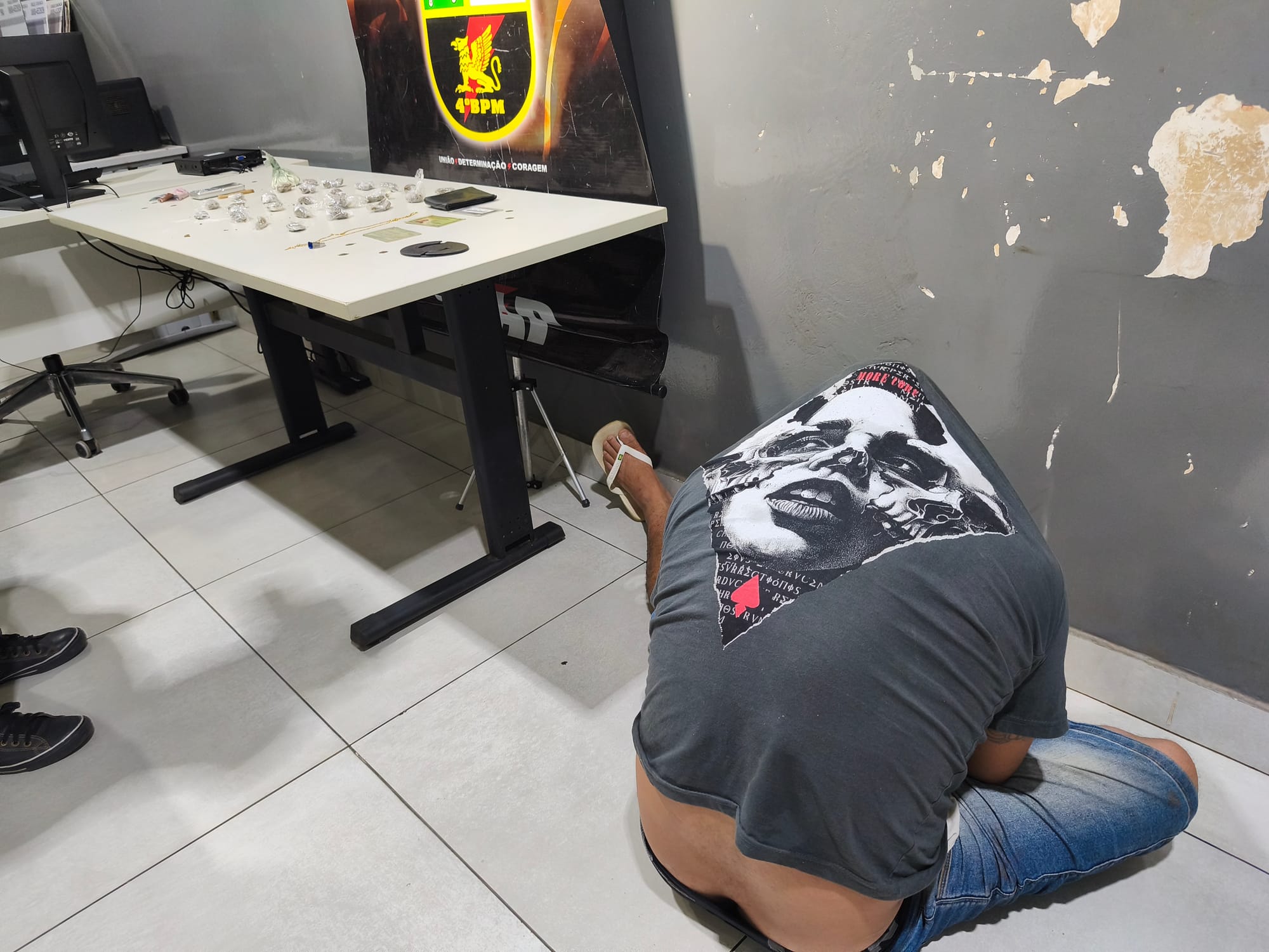 POLÍCIA ESTOURA PONTO DE DROGAS E PROSTITUIÇÃO FREQUENTADO POR CAMINHONEIROS, EM VÁRZEA GRANDE