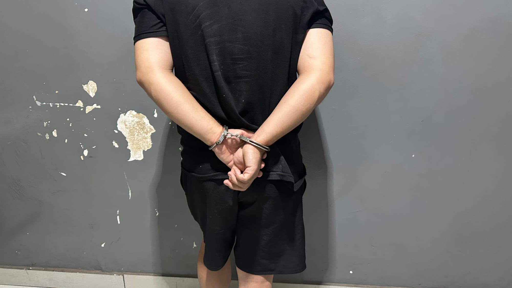 Flagrado em ato obsceno, homem é preso após vizinhos denunciarem importunação sexual em Várzea Grande