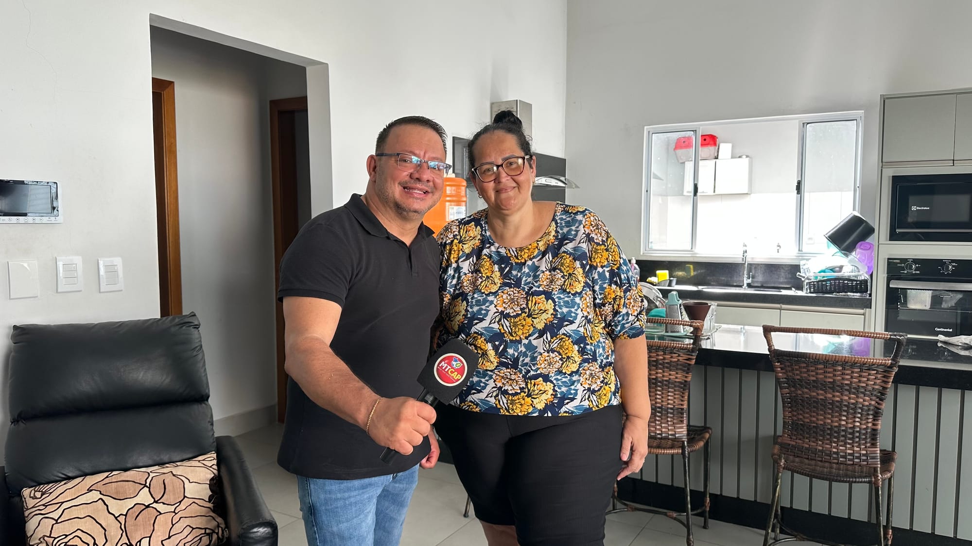 Moradora do bairro São Mateus em Cuiabá ganha sozinha R$ 10 mil no MTCAP e comemora realização de um sonho