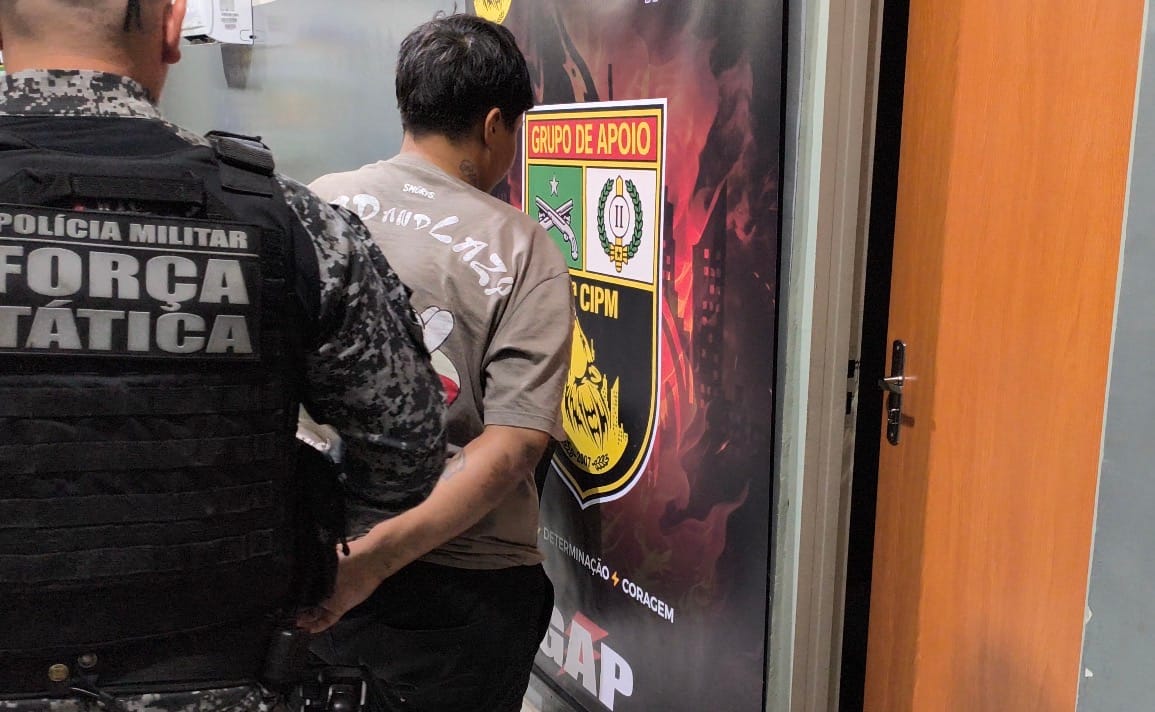 FORÇA TÁTICA FLAGRA MULHER EMBALANDO DROGAS E APREENDE GRANDE QUANTIDADE DE ENTORPECENTES EM VÁRZEA GRANDE