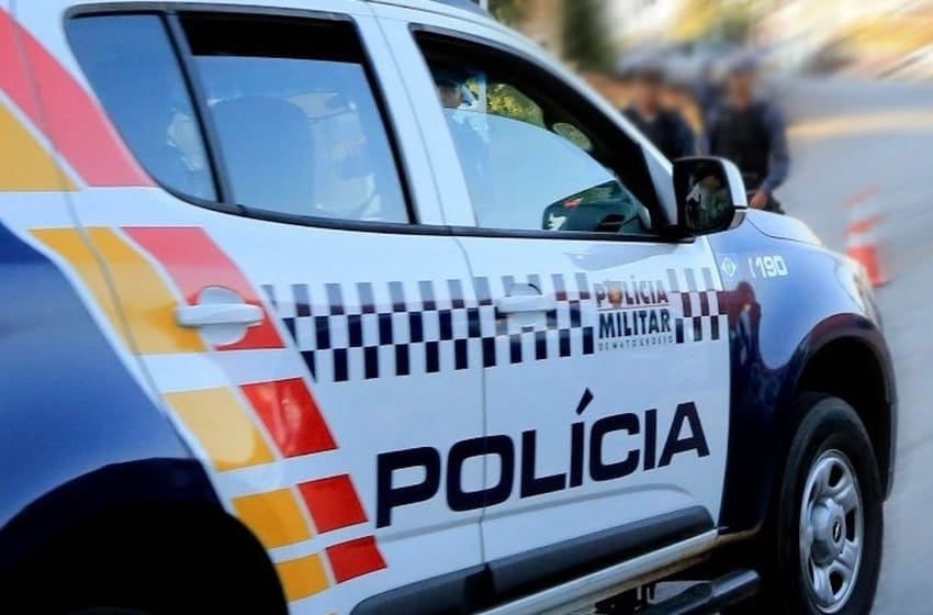 Discussão entre amigos termina em ataque com faca e deixa jovem ferido durante a madrugada