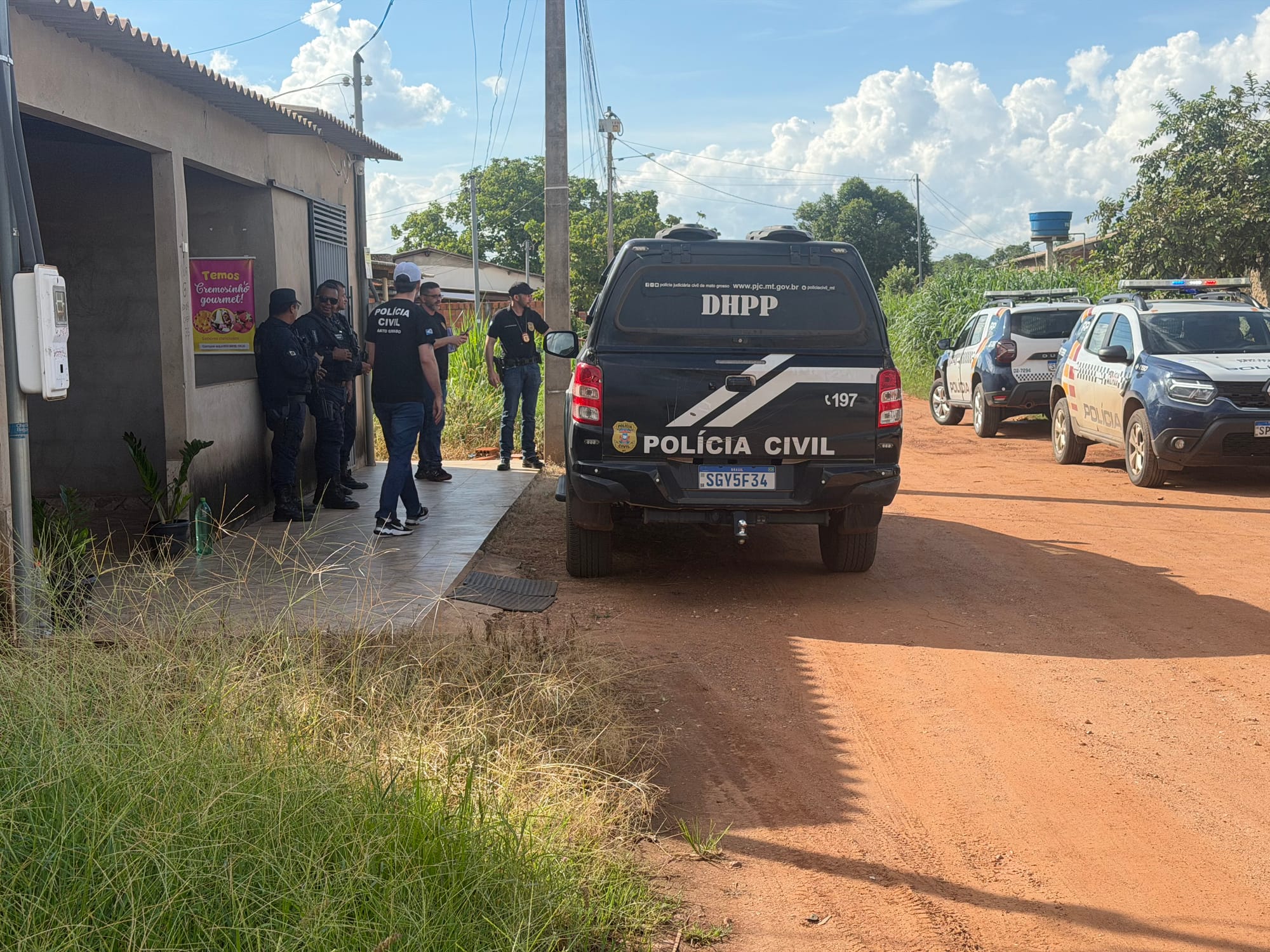 URGENTE NESTE MOMENTO: Mulher é encontrada sem vida dentro de casa em Várzea Grande