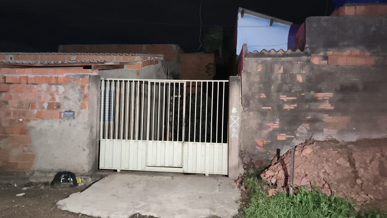 URGENTE: Homem é encontrado morto a facadas em região de chácaras no bairro Aricá, em Cuiabá