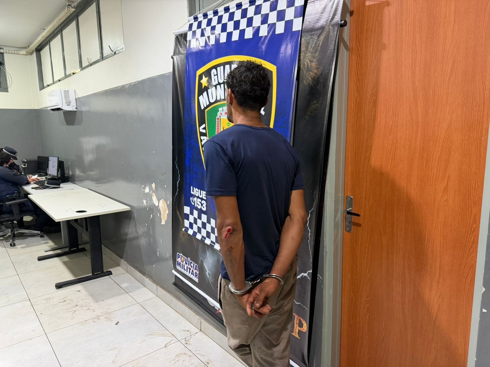 TENTOU ROUBAR FARMÁCIA, SAIU CORRENDO E ACABOU PRESO! GUARDA MUNICIPAL DÁ RESPOSTA RÁPIDA EM VG