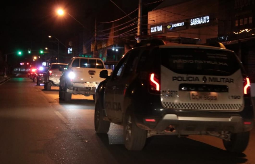 CIÚMES, DROGA E FOGO: HOMEM É PRESO APÓS ESPANCAR NAMORADA E INCENDIAR CASA EM CUIABÁ