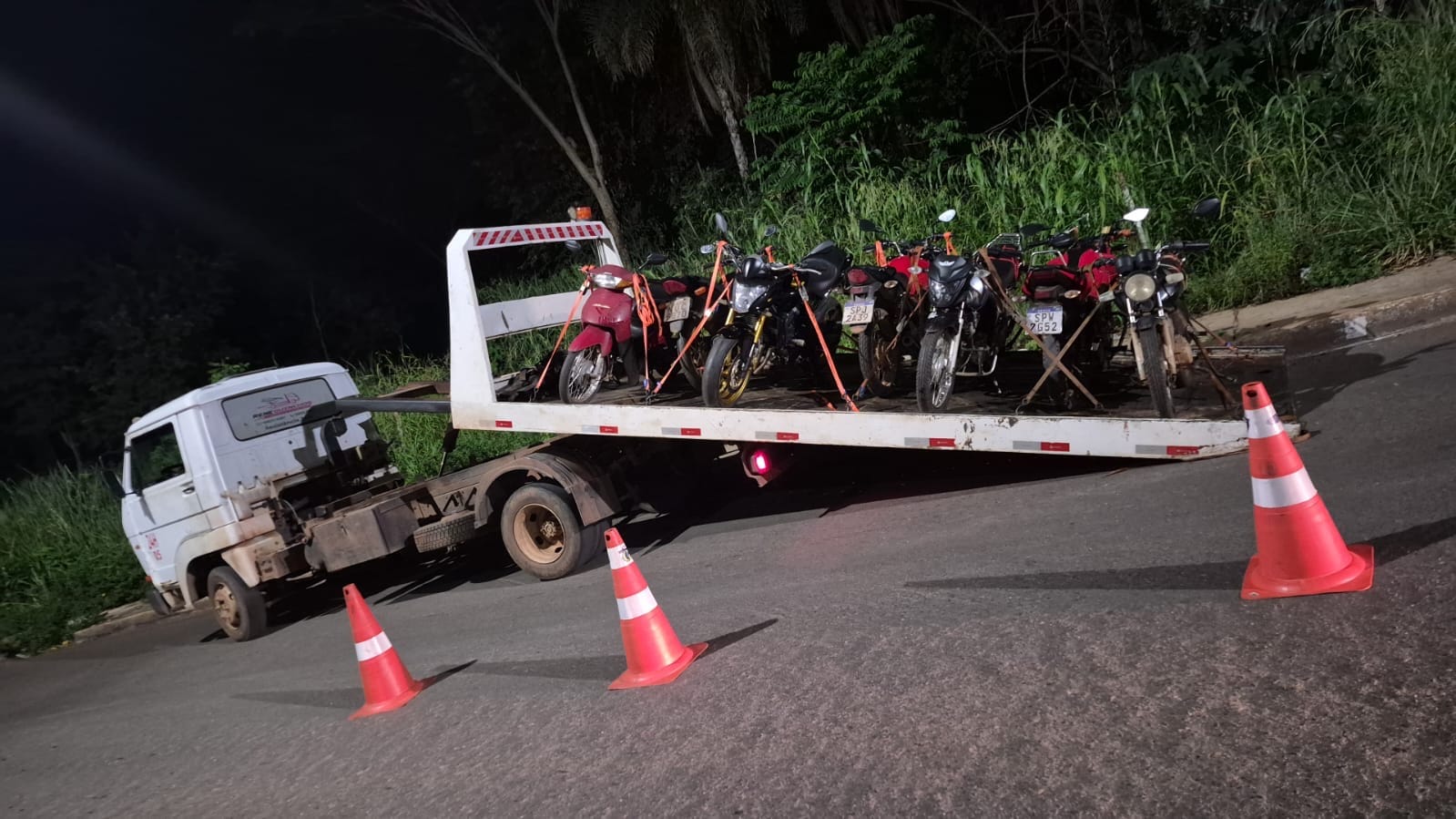 NOITE DE FISCALIZAÇÃO INTENSA! GUARDA MUNICIPAL APREENDE MOTOS BARULHENTAS EM VÁRZEA GRANDE