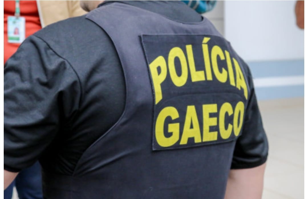 Servidor suspeito de ajudar facção vira alvo do Gaeco em operação bombástica em MT