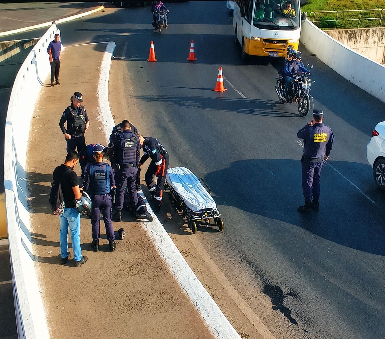 HOMEM EM SURTO É SALVO PELA GUARDA MUNICIPAL EM VÁRZEA GRANDE