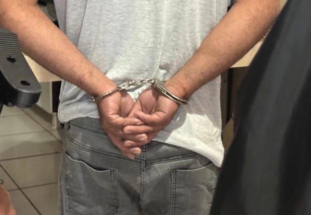 Pai é preso após embebedar filha de 15 anos e cometer estupro em MT