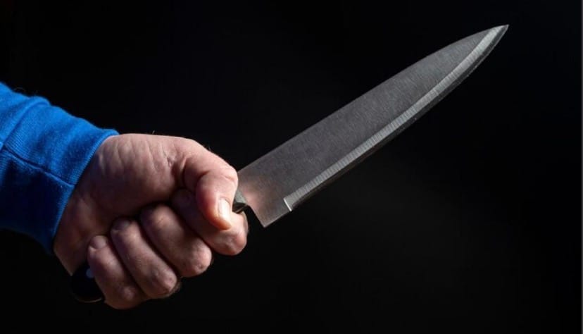 Jovem é encontrado esfaqueado às margens de rodovia em Castanheira; autoria é desconhecida