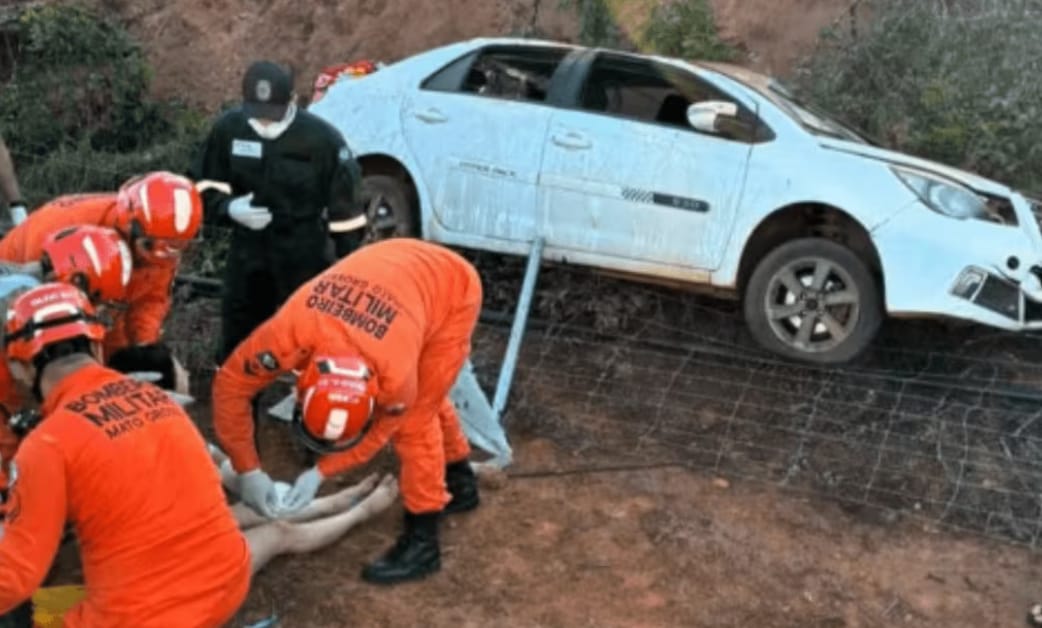 Mãe capota carro ao levar filhos para creche e veículo fica destruído em Sorriso