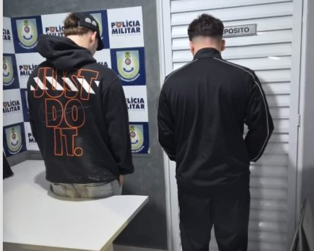 Dupla é presa após pichar e tentar incendiar shopping em Cuiabá