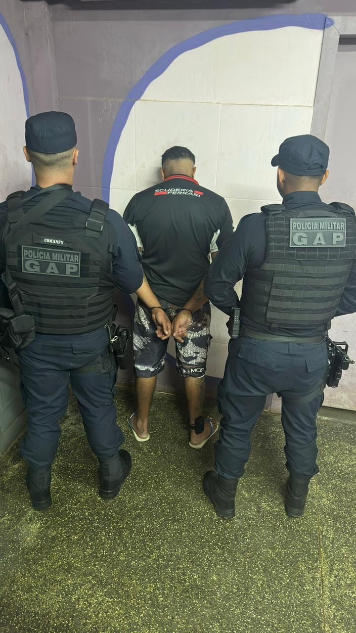 FORAGIDO DA JUSTIÇA É PRESO PELA FORÇA TÁTICA DURANTE OPERAÇÃO NO PEDRA 90, EM CUIABÁ