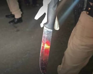 Homem é esfaqueado em bar e fica em estado grave