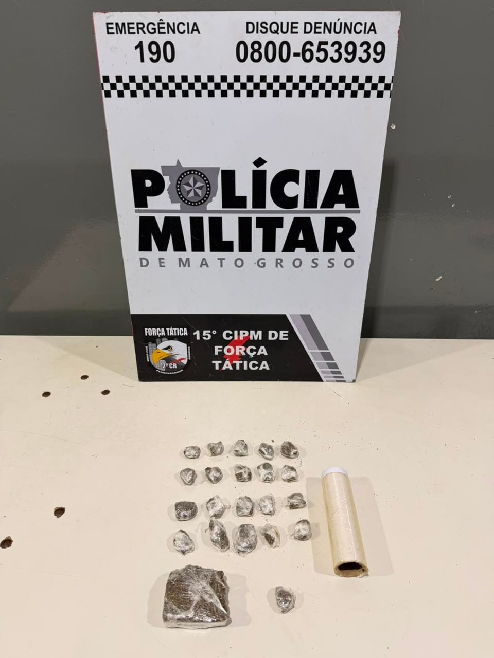 FORÇA TÁTICA APREENDE 22 PORÇÕES DE MACONHA APÓS ABORDAGEM EM VÁRZEA GRANDE