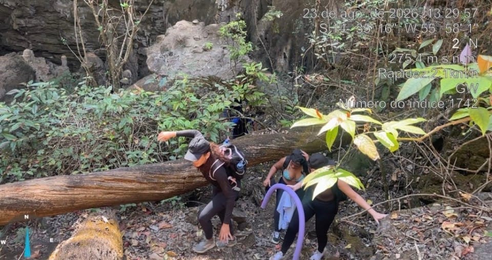 PASSEIO TERMINA NA DELEGACIA: CINCO SÃO DETIDOS EM ÁREA PROIBIDA DA GRUTA DA LAGOA AZUL