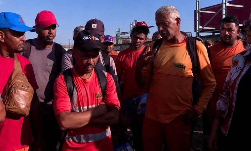 Justiça impõe multa de R$ 10 mil por dia a trabalhadores que bloquearem saída de caminhões de coleta em Cuiabá