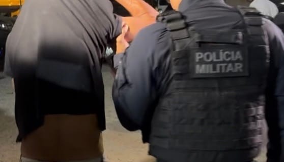 Ex-marido é preso após atacar mulher com canivete no pescoço