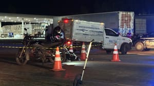 Jovem de 29 anos morre em grave acidente no fim da noite desta segunda-feira na Rodovia dos Imigrantes