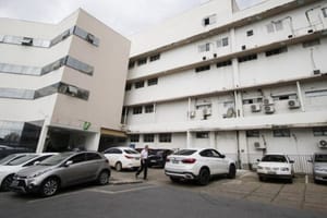 Funcionários do Hospital Santa Helena denunciam atraso nos salários e pedem socorro em Cuiabá