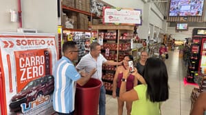 Clientes do Atacarejo da Rede União no Pedra 90 vão concorrer a um carro zero km