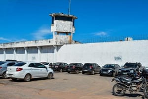 Transferência em Massa: 168 detentos são redistribuídos entre presídios de MT em operação interna