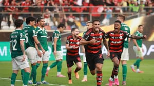 É CAMPEÃO, MEU POVO! FLAMENGO LEVANTA A TAÇA DA LIBERTA MAIS UMA VEZ!