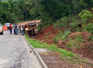 Operador morre após pá carregadeira tombar durante obra, em Chapada dos Guimarães