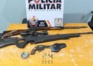 PM apreende armas e evita possível feminicídio no Pedra 90; suspeito foge para área de mata