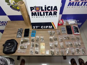 Suspeito tenta fugir, se machuca e acaba preso com drogas durante ação policial