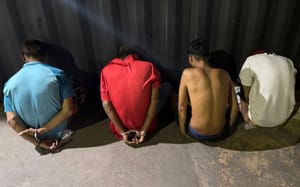 Roubo relâmpago no Centro termina com quatro jovens presos em Cuiabá