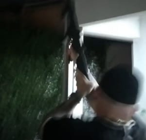 Vídeo da virada entrega suspeito que atirou com arma longa no meio da festa em Várzea Grande