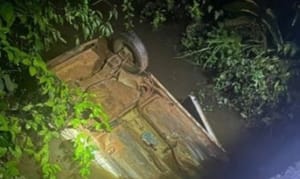 TRAGÉDIA NA ESTRADA GUARACI: EMPRESÁRIO É ENCONTRADO MORTO DENTRO DE CARRO SUBMERSO EM CÓRREGO