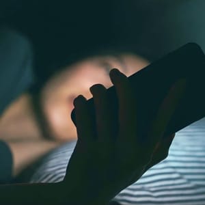 Encontro marcado por aplicativo termina em denúncia de tentativa de estupro e agressão