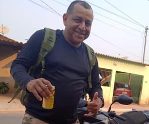 TRAGÉDIA NA ESTRADA: MOTOCICLISTA MORRE APÓS SER ATINGIDO POR CARRO COM SUSPEITA DE MOTORISTA EMBRIAGADO EM POCONÉ