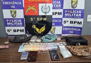 Suspeito é preso com drogas e dinheiro durante operação da PM