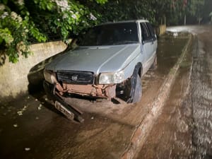 Acompanhamento policial termina em acidente e dois suspeitos são detidos no bairro Souza Lima