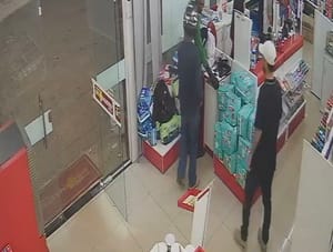 ALVO CERTO! BANDIDOS IGNORAM DINHEIRO E LEVAM SÓ “MONJARO” EM ASSALTO EM VÁRZEA GRANDE