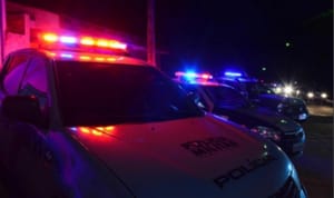 PM encontra armas escondidas em assoalho de Gol e prende quatro homens em MT