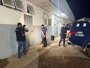 SUSPEITO DIZ QUE ROUBOU CARRO PARA PAGAR DÍVIDA COM FACÇÃO E ACABA PRESO APÓS CAÇADA DA PM