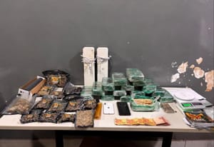 Moradores Desconfiam de Movimentação Estranha e “Novo Vizinho” é Preso com Mais de 15 Tabletes de Cocaína