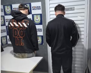 Dupla é presa após pichar e tentar incendiar shopping em Cuiabá