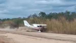 URGENTE | AVIÃO DE PEQUENO PORTE CAI EM SANTO ANTÔNIO DE LEVERGER