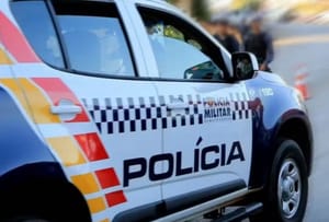 Criança de 1 ano é encontrada andando sozinha na rua de madrugada e mãe acaba conduzida à delegacia em MT