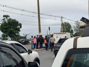 URGENTE: Jovem perde o controle da moto, bate no meio-fio e morre após violenta colisão contra poste em Cuiabá