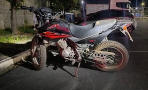 Moto roubada é encontrada abandonada com tanque seco em Cuiabá