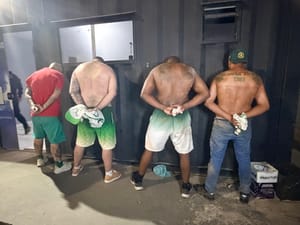 Briga entre organizadas de Palmeiras e Fortaleza termina com feridos e detidos na Arena Pantanal, em Cuiabá
